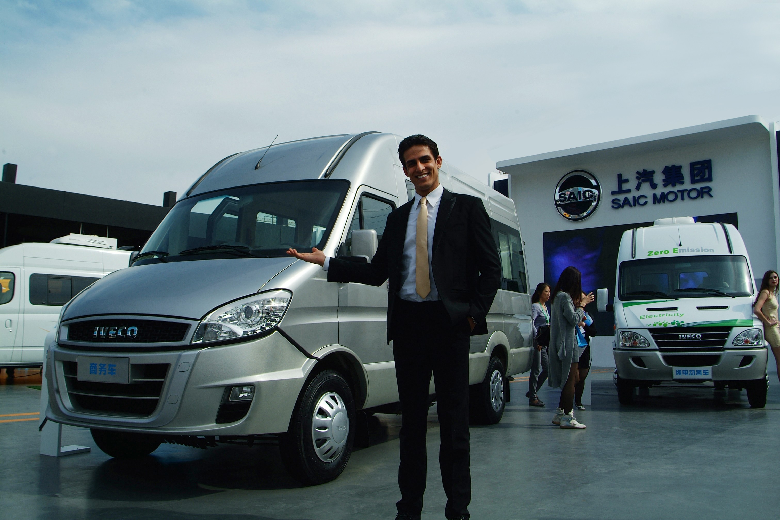 專業(yè)生產(chǎn)PVC護(hù)套、銅排、鋁排、新能源電池銅/鋁軟連接-人禾電子