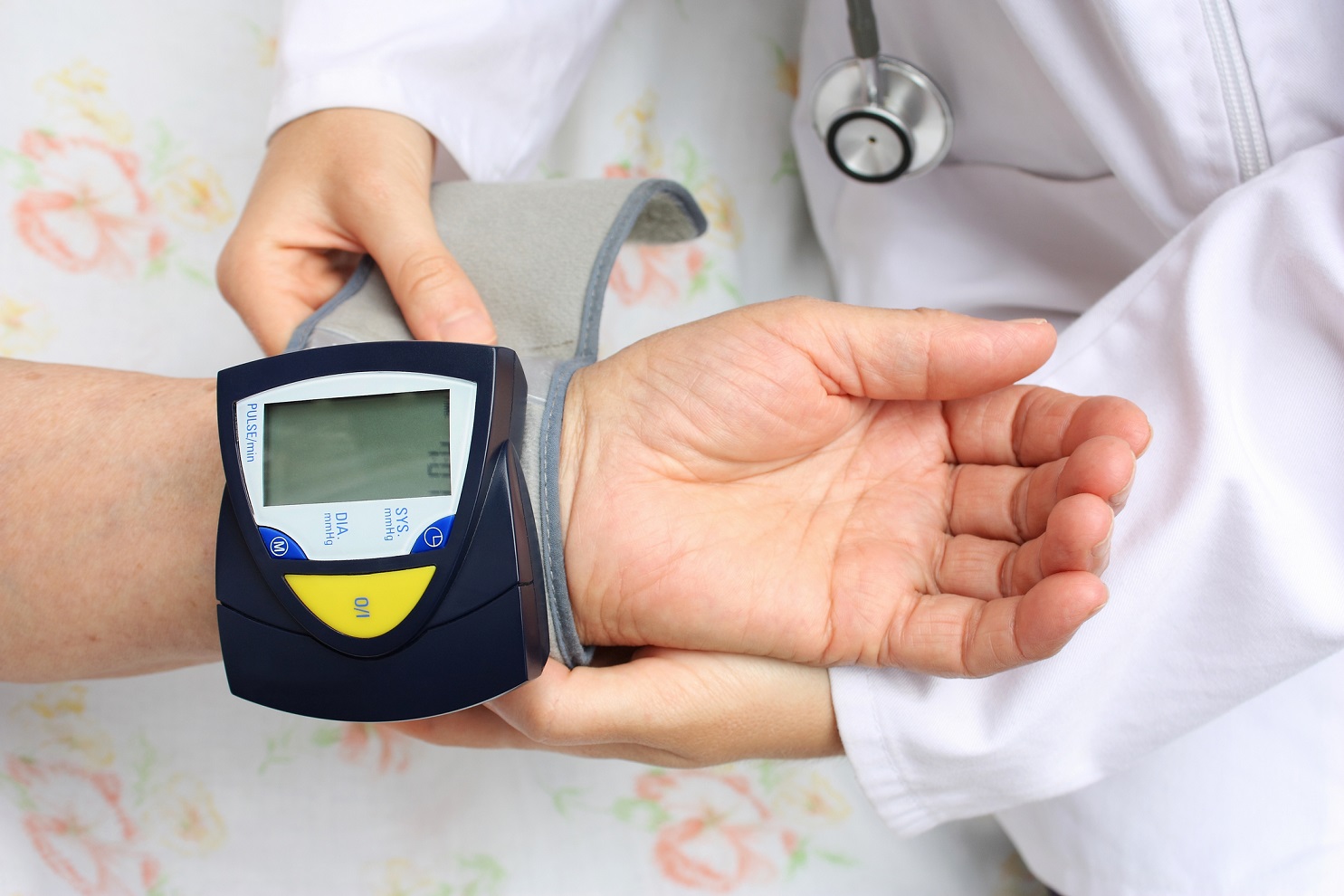 專業(yè)生產(chǎn)PVC護套、銅排、鋁排、新能源電池銅/鋁軟連接-人禾電子