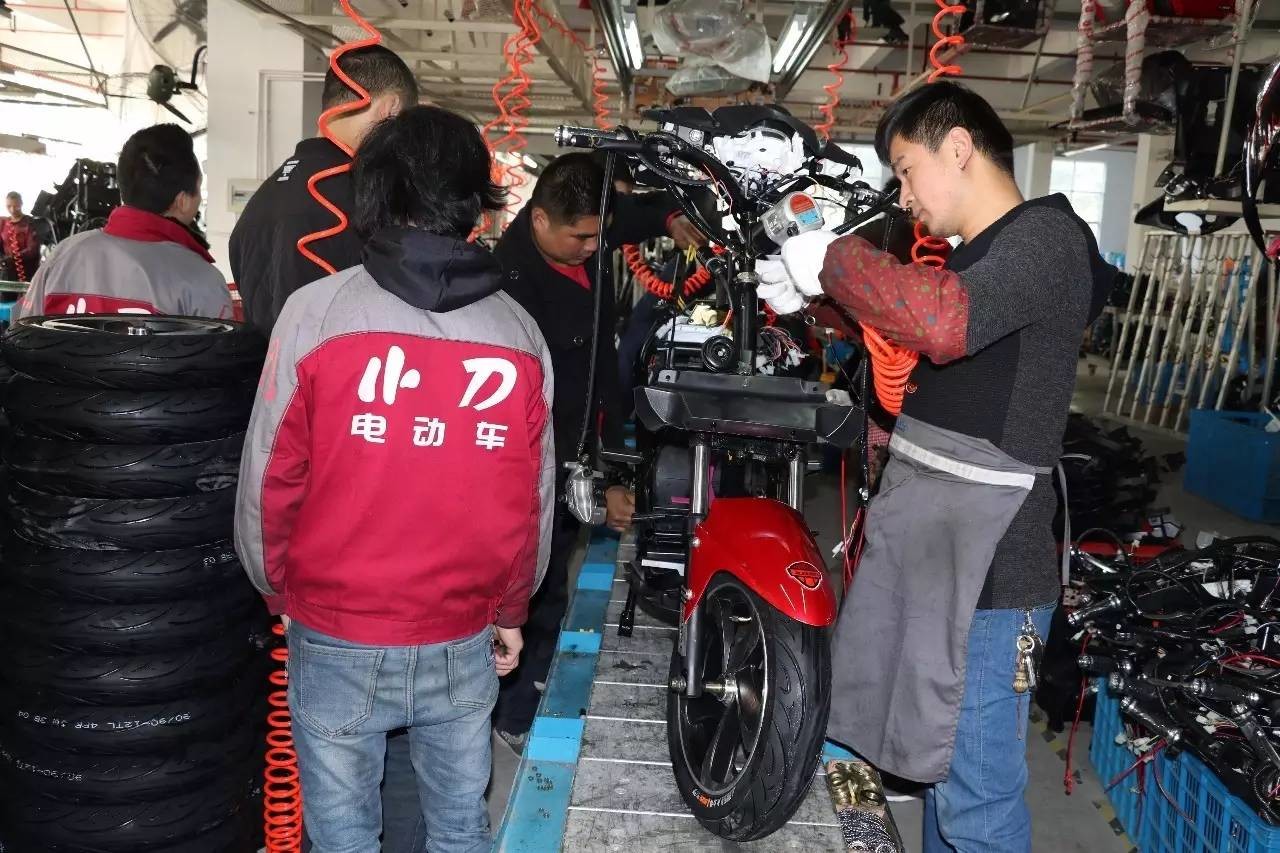 專業(yè)生產(chǎn)PVC護套、銅排、鋁排、新能源電池銅/鋁軟連接-人禾電子